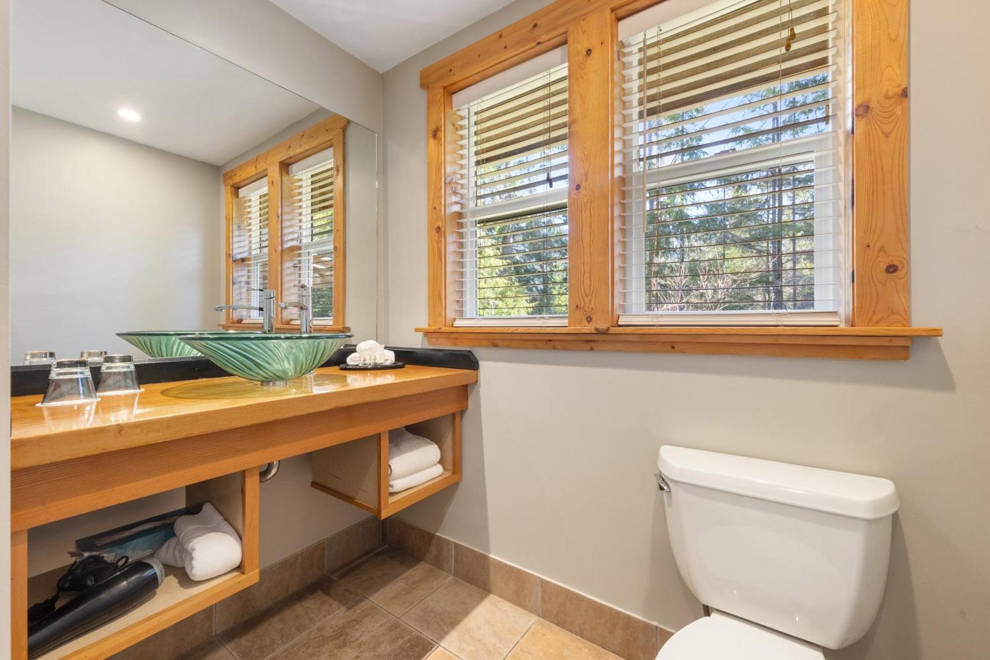 West Coast Wilderness Lodge Egmont エクステリア 写真