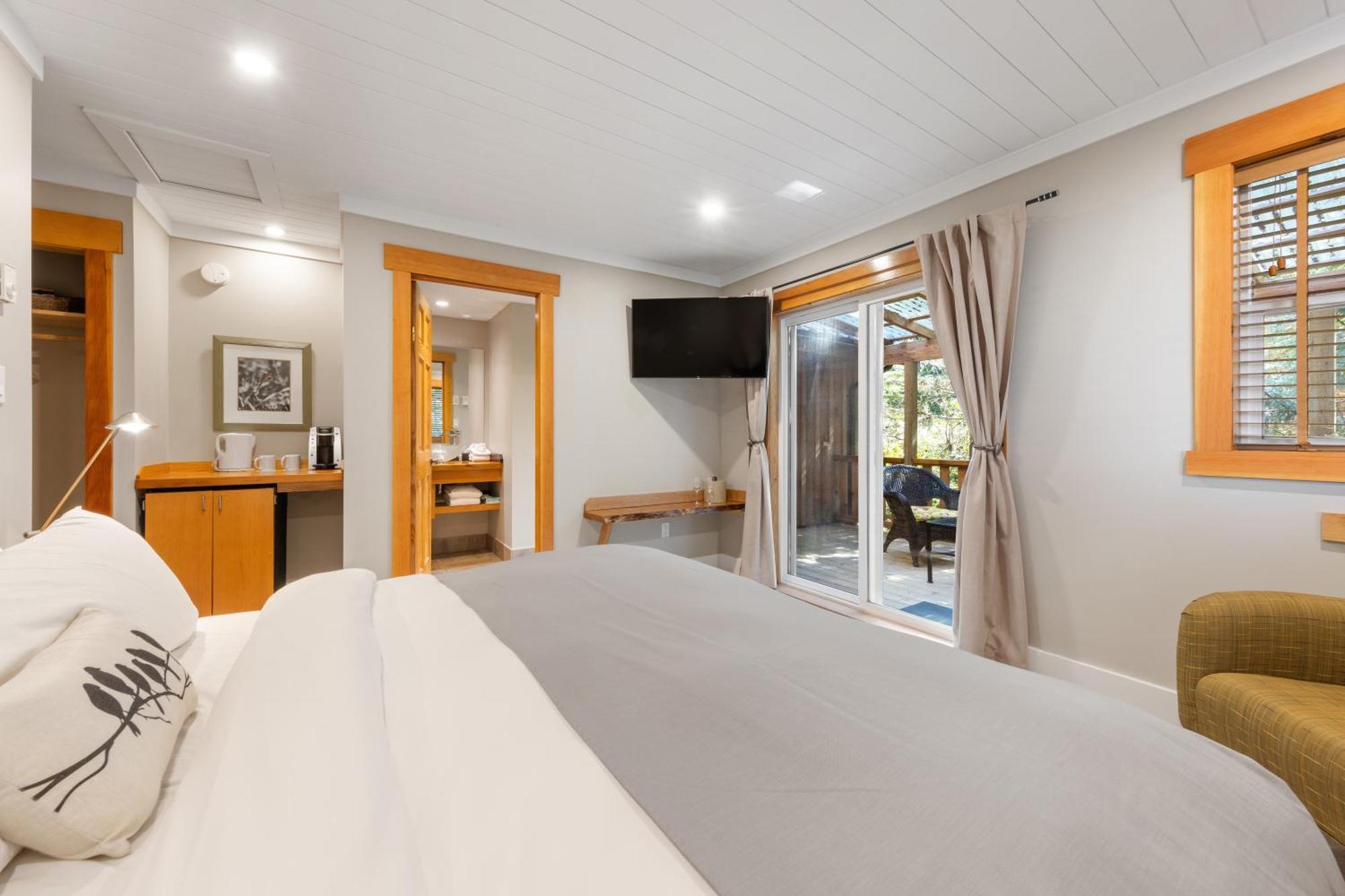 West Coast Wilderness Lodge Egmont エクステリア 写真