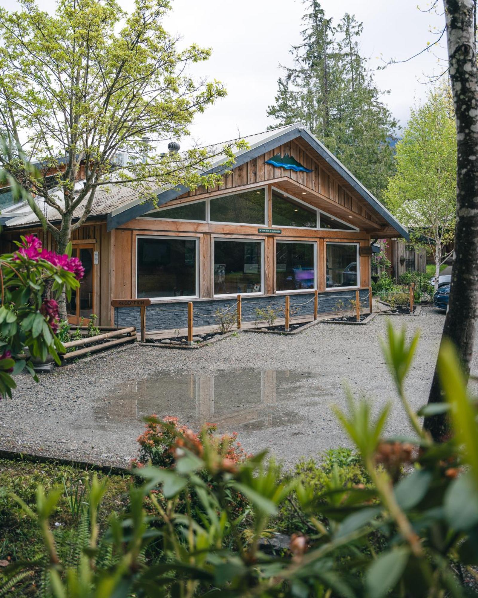 West Coast Wilderness Lodge Egmont エクステリア 写真